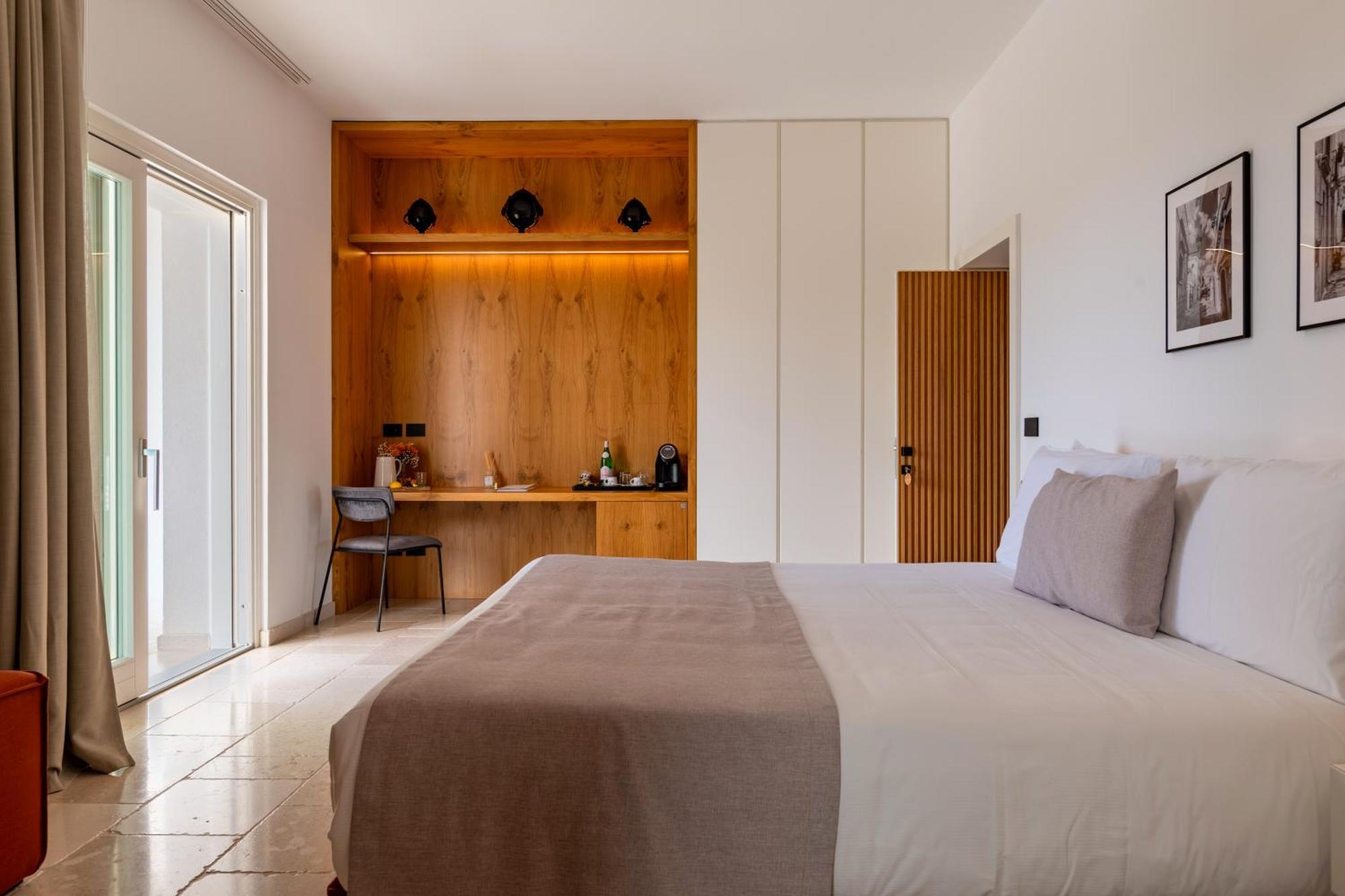Bed and Breakfast Essenza Relais Contemporaneo Cisternino Esterno foto