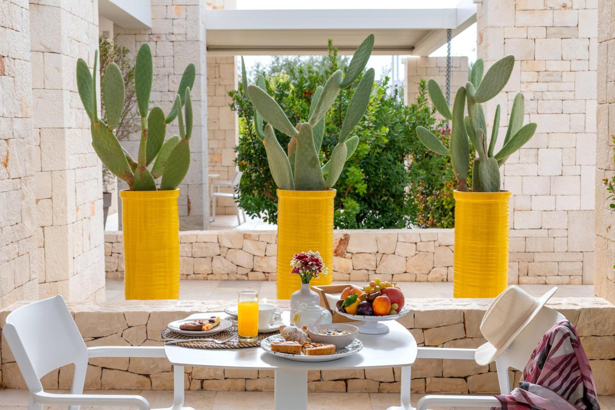 Bed and Breakfast Essenza Relais Contemporaneo Cisternino Esterno foto
